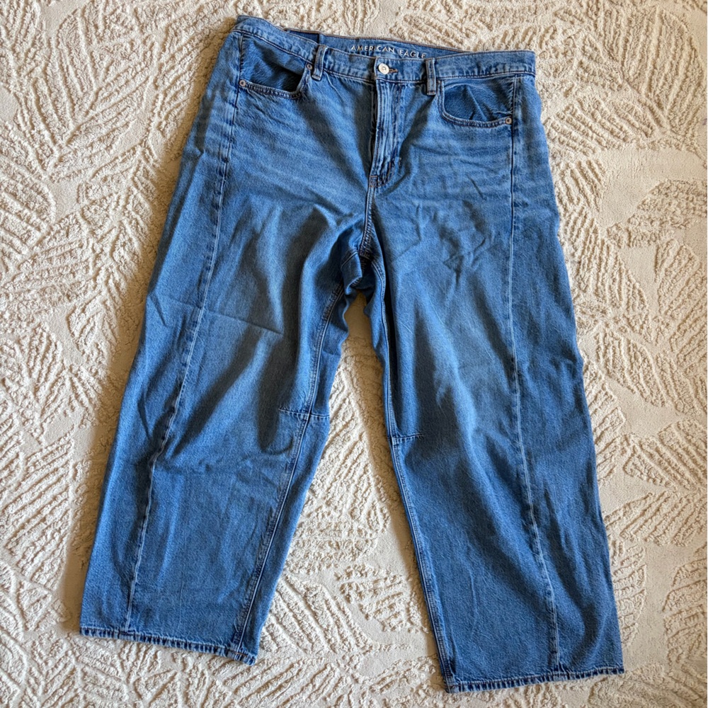 AE strigid drapey barrel jeans!